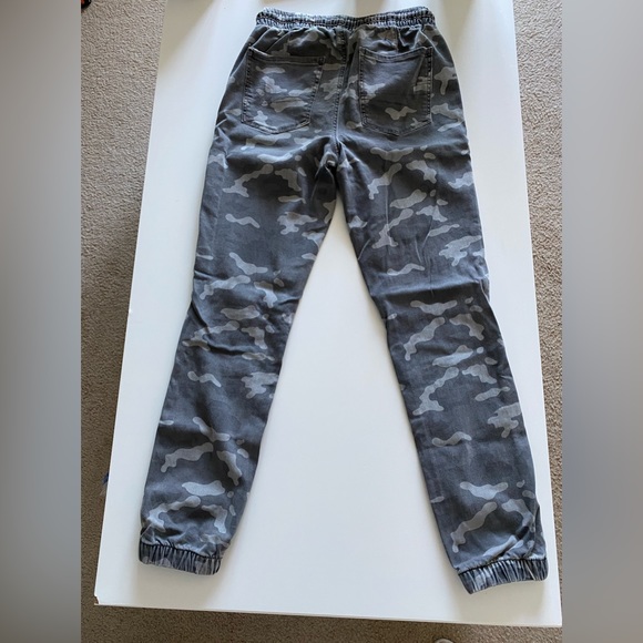 Camo American eagle jean joggers - Picture 2 of 3